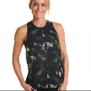 Oiselle Passport Running Tank in Moody Floral 8